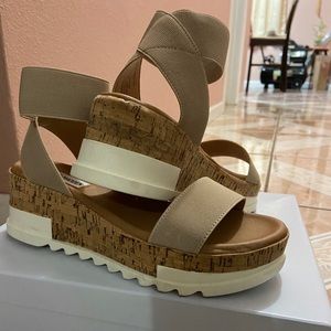 Steve Madden sandal wedges